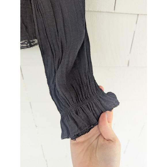 American Eagle Black Ruffle Long Sleeve Blouse Medium - Picture 5 of 5
